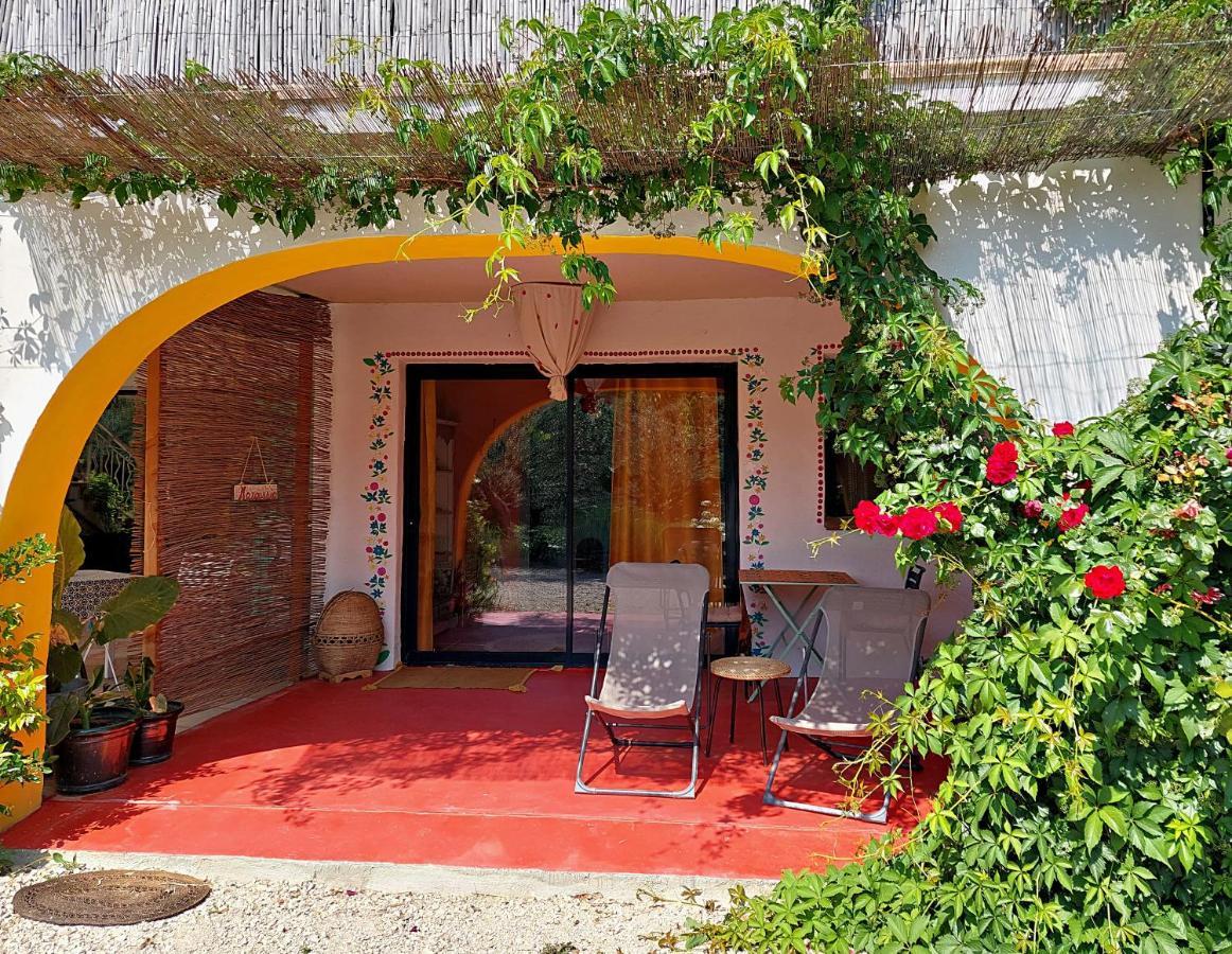 Domaine Colibri En Provence Hotel Pujaut Exterior photo